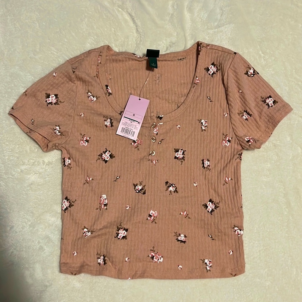 A pink crop stop